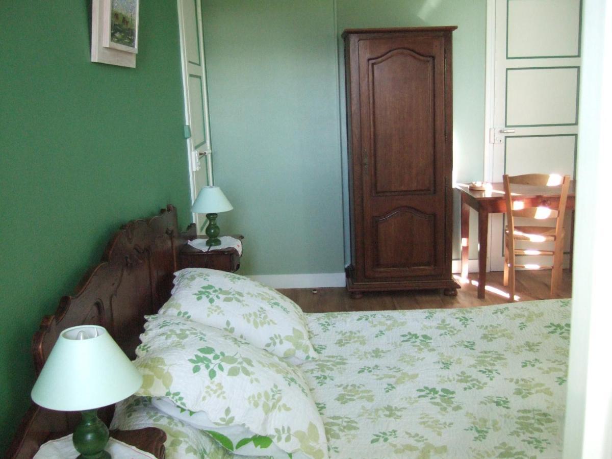 Ferme De La Riviere Bed & Breakfast Petiville  Bagian luar foto