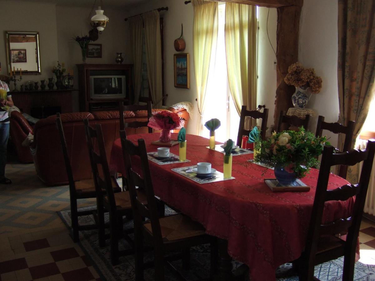 Ferme De La Riviere Bed & Breakfast Petiville  Bagian luar foto